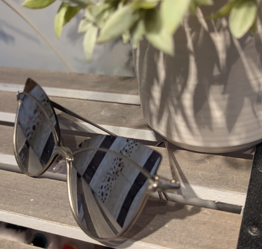Cat-eye Mirrored Sunglasses - photo 2