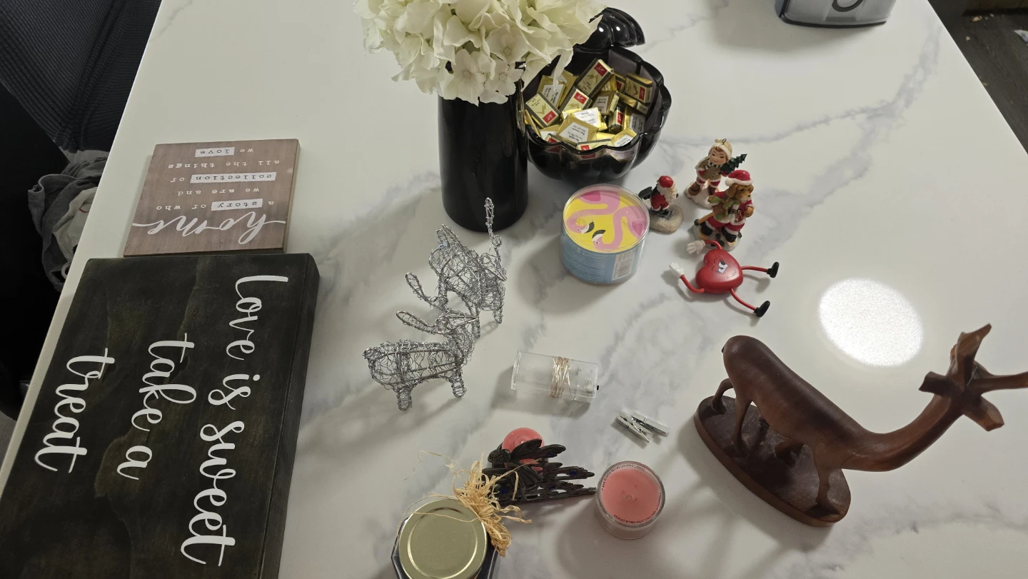 Various Holiday & Home Decor Items