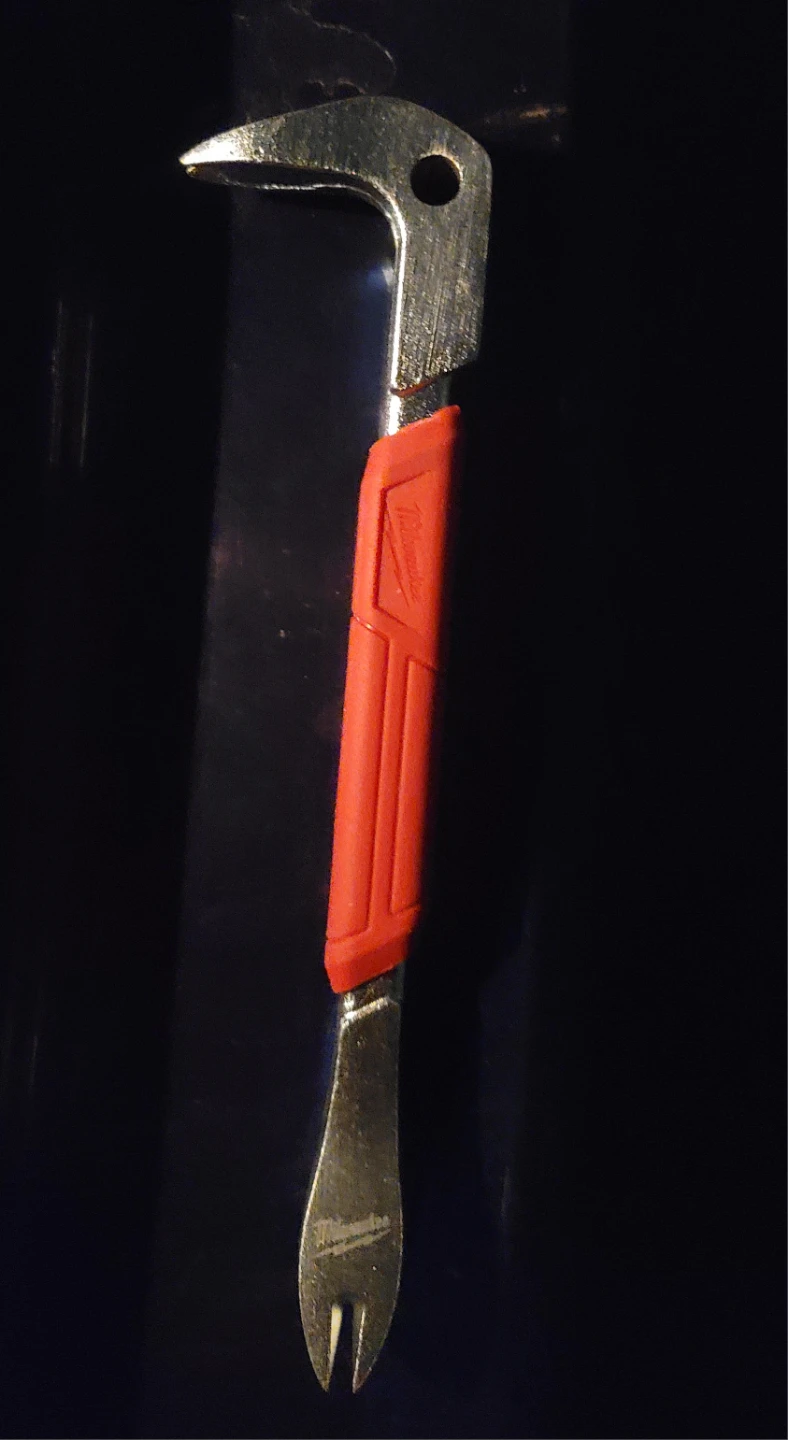 Milwaukee 9-inch Nail Puller - photo 2