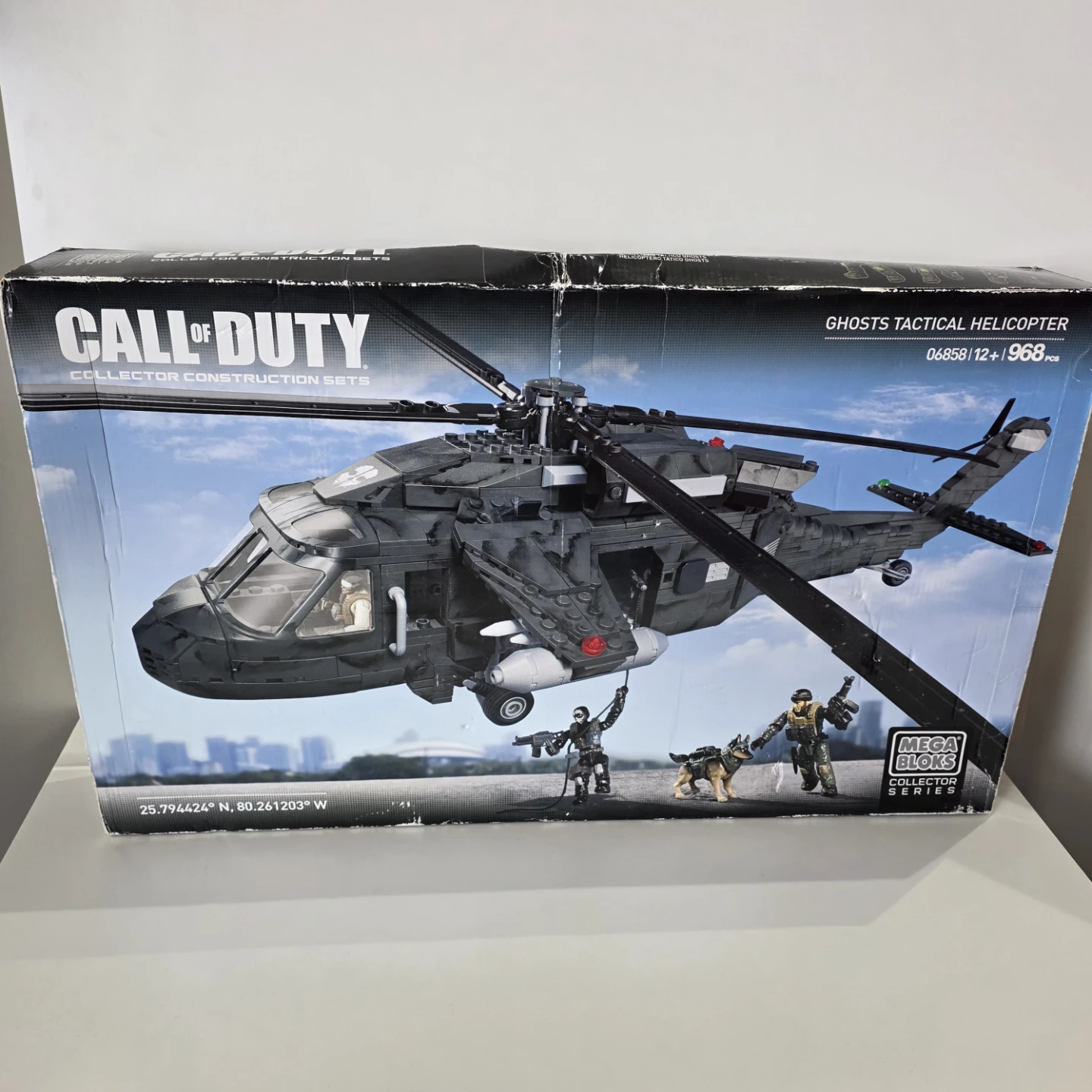 Mega Bloks Call of Duty Ghosts Tactical Helicopter Collector Set