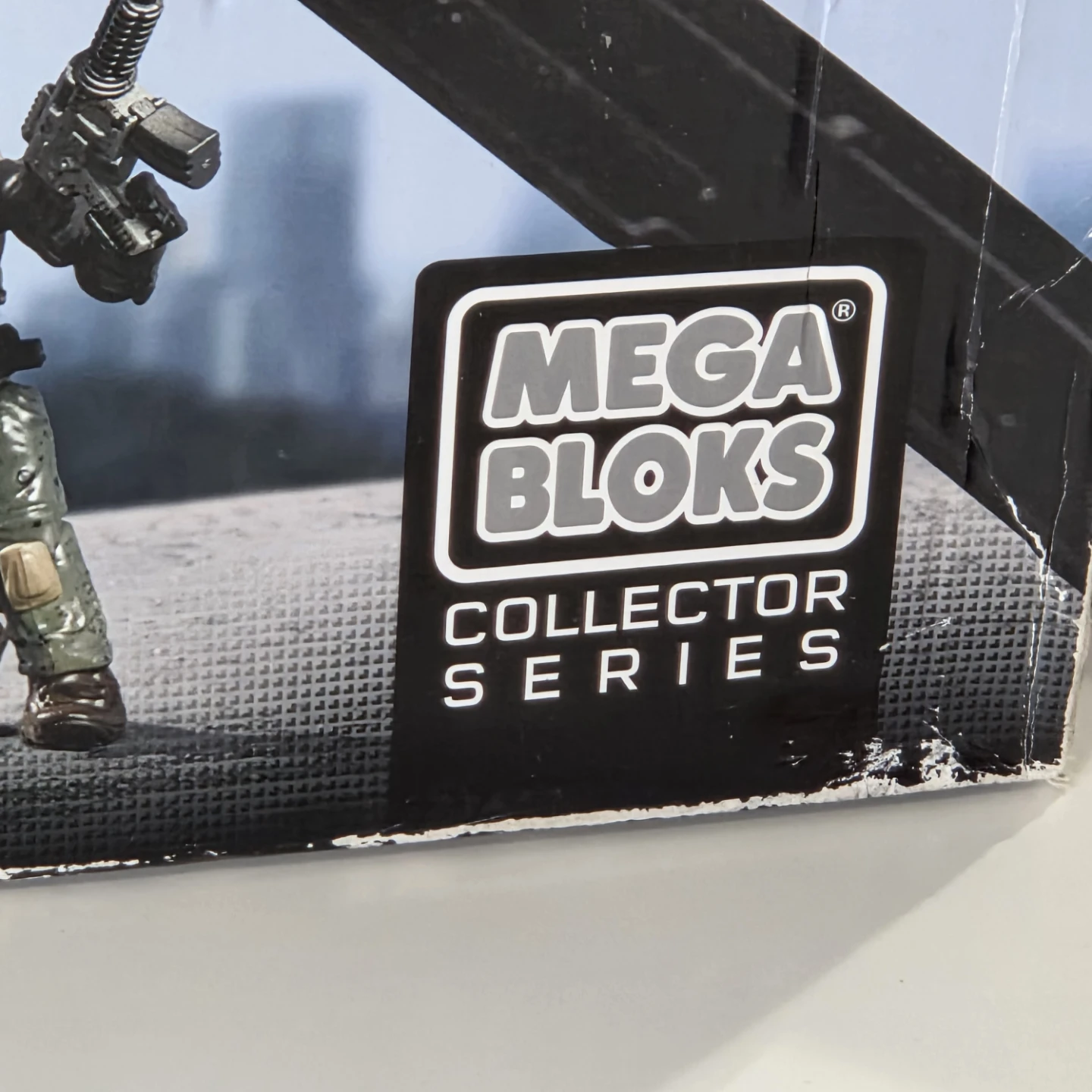 Mega Bloks Call of Duty Ghosts Tactical Helicopter Collector Set - photo 3