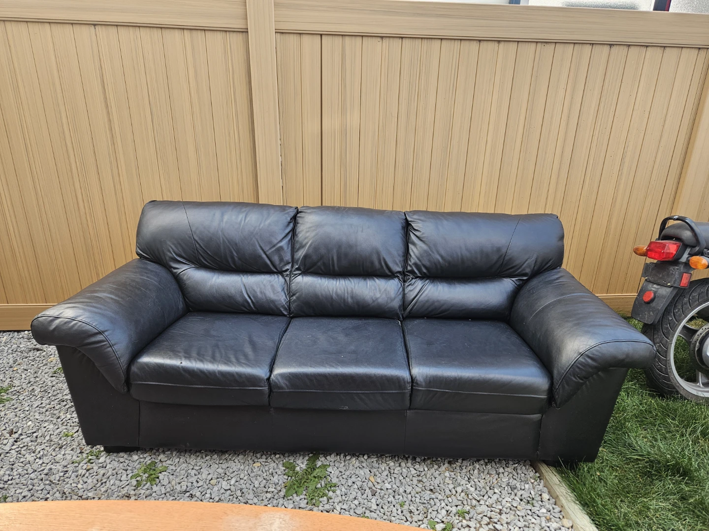 Black Leather Loveseat and Sofa - photo 2