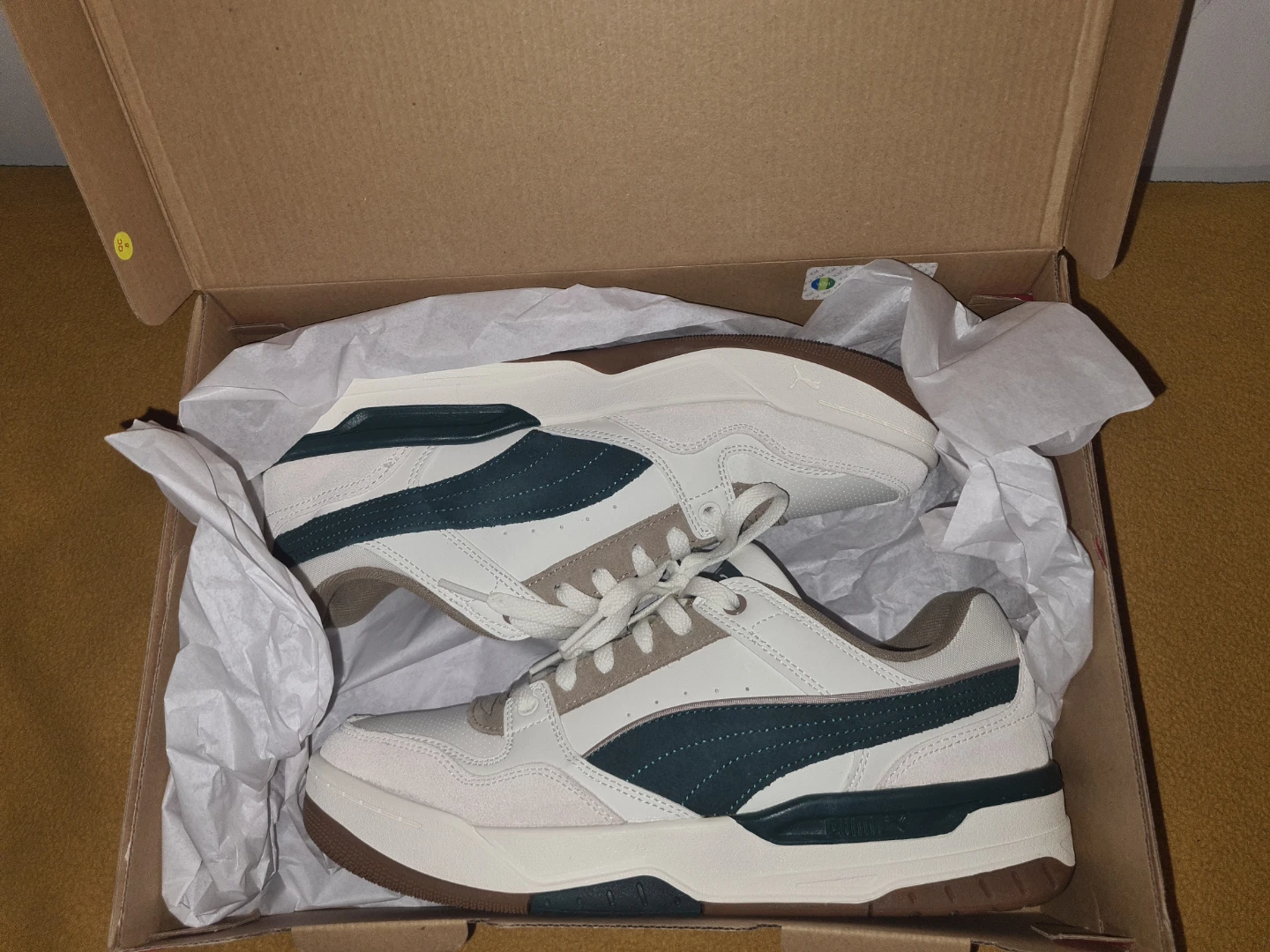 Mens Puma Sneakers - SIZE 10 - (NEED GONE QUICK)