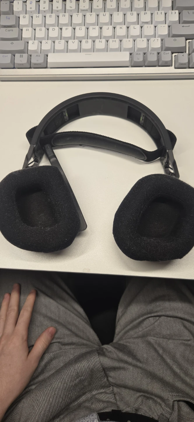 Corsair HS80 Wireless Gaming Headset - photo 2