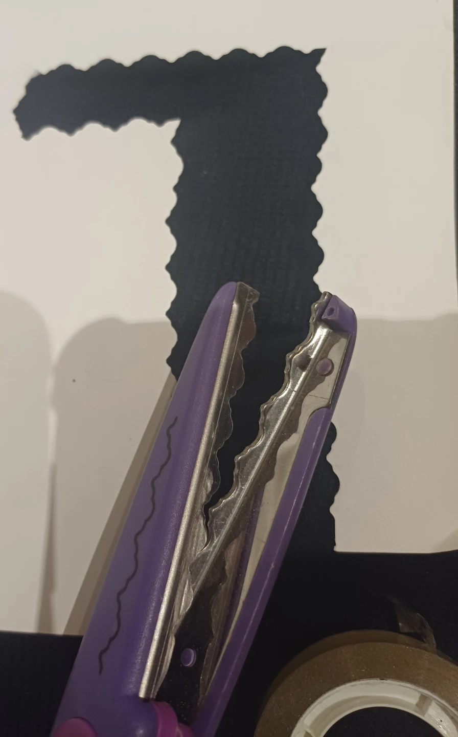 Free Purple Decorative Edge Scissors - photo 2