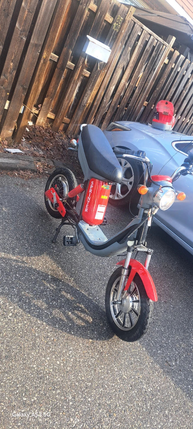 Red Electric Scooter - photo 2