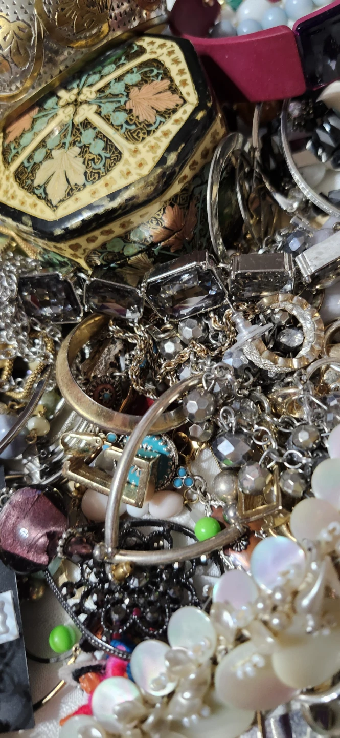 Huge Religious Jewelry lot. Some sterling pieces. - photo 5