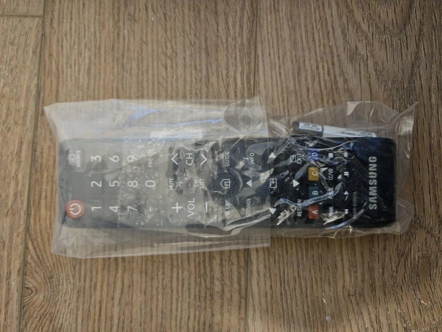 Samsung TV & Remote Control - photo 2