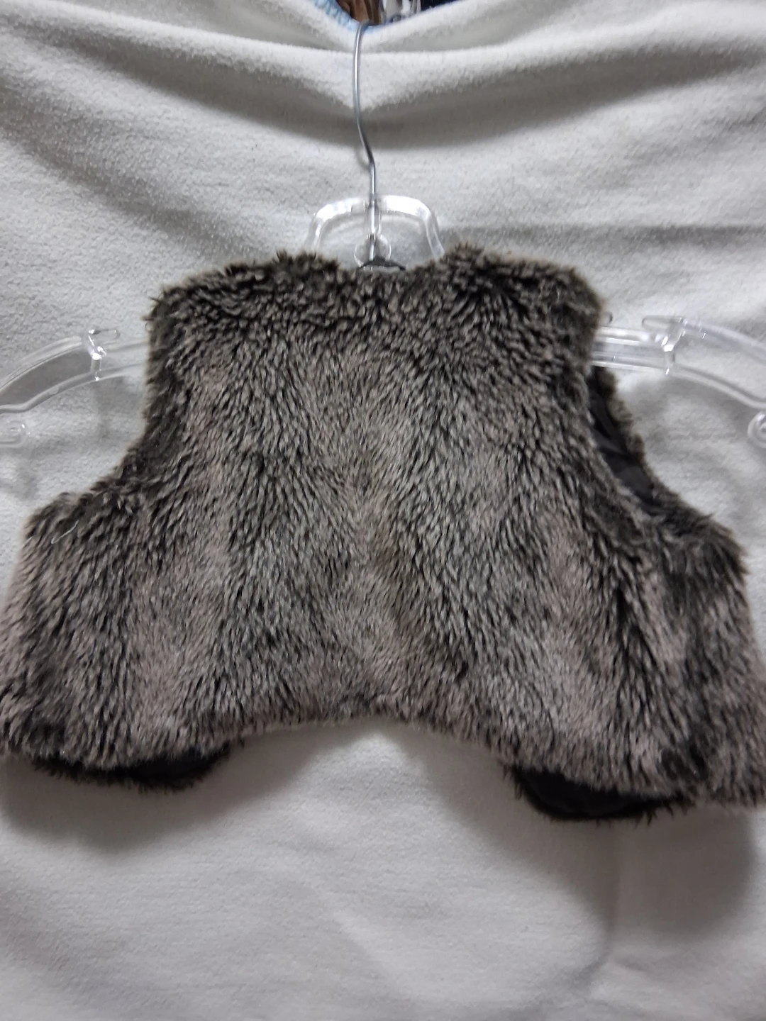 Size 12-18 MONTHS JOE FRESH Baby Faux Fur Vest - photo 3