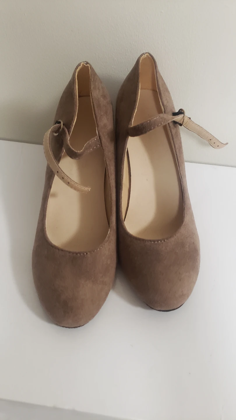 Brand new Women's Wedge RoundAnkle Strap  Toe Pumps