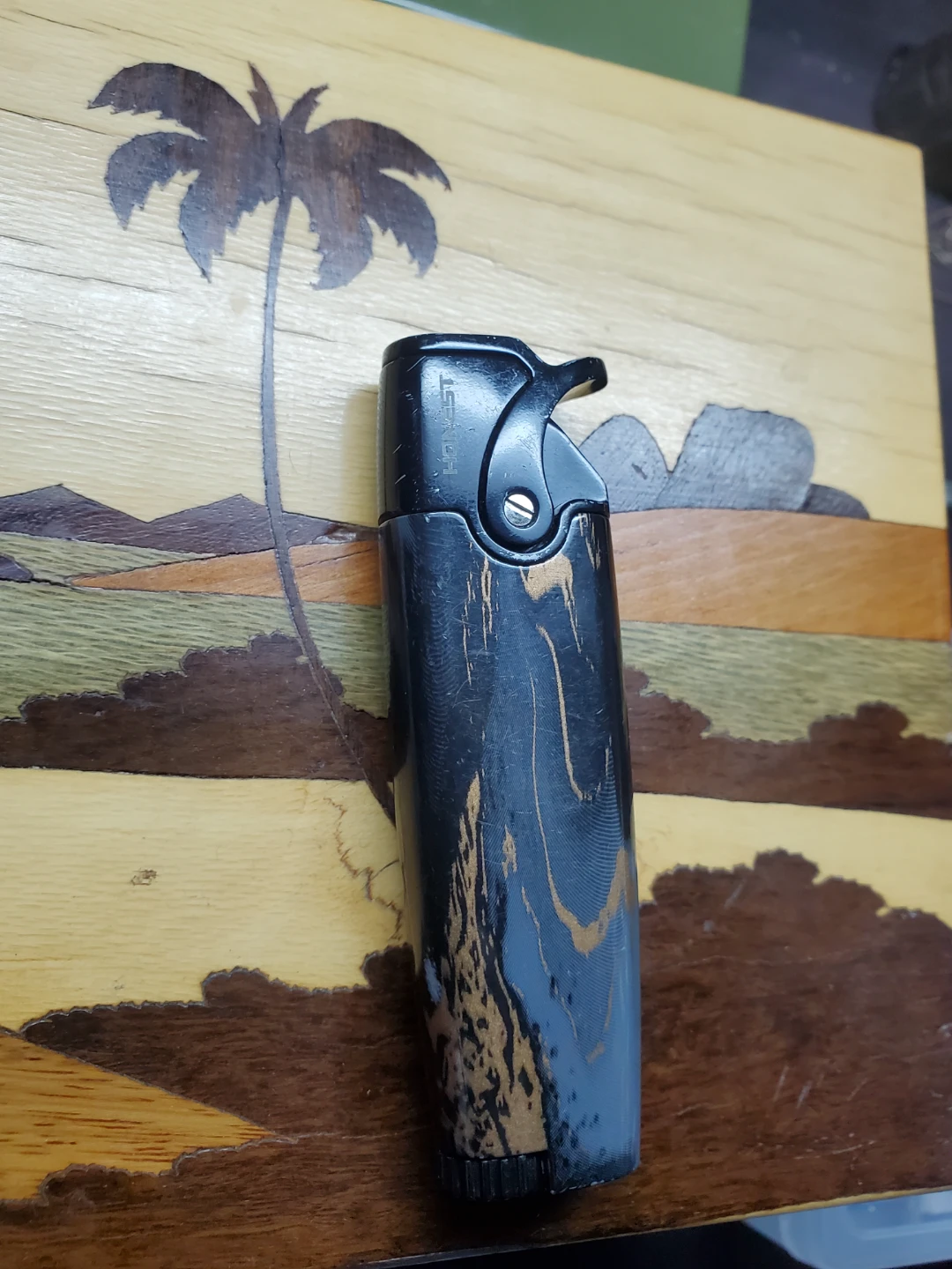 Honest Lighter with unique design - photo 2