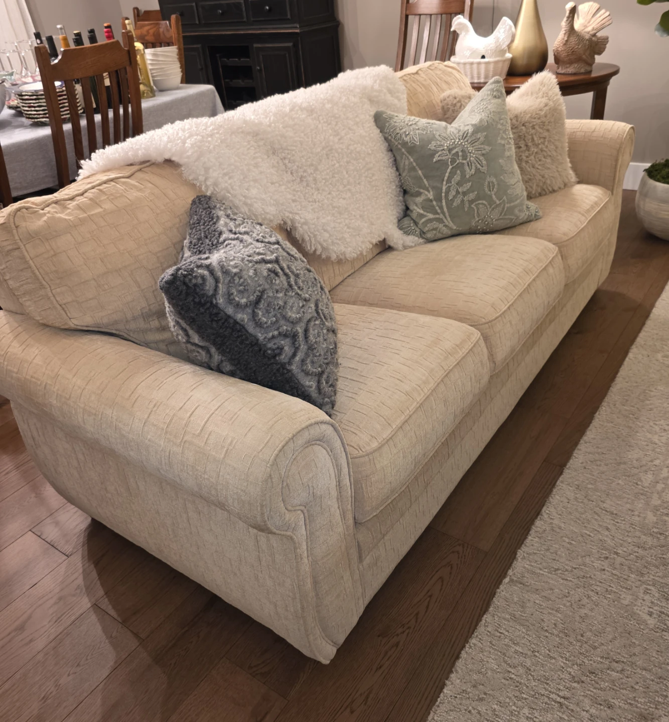 Cream Textured Sofa with Plush Pillows - photo 2