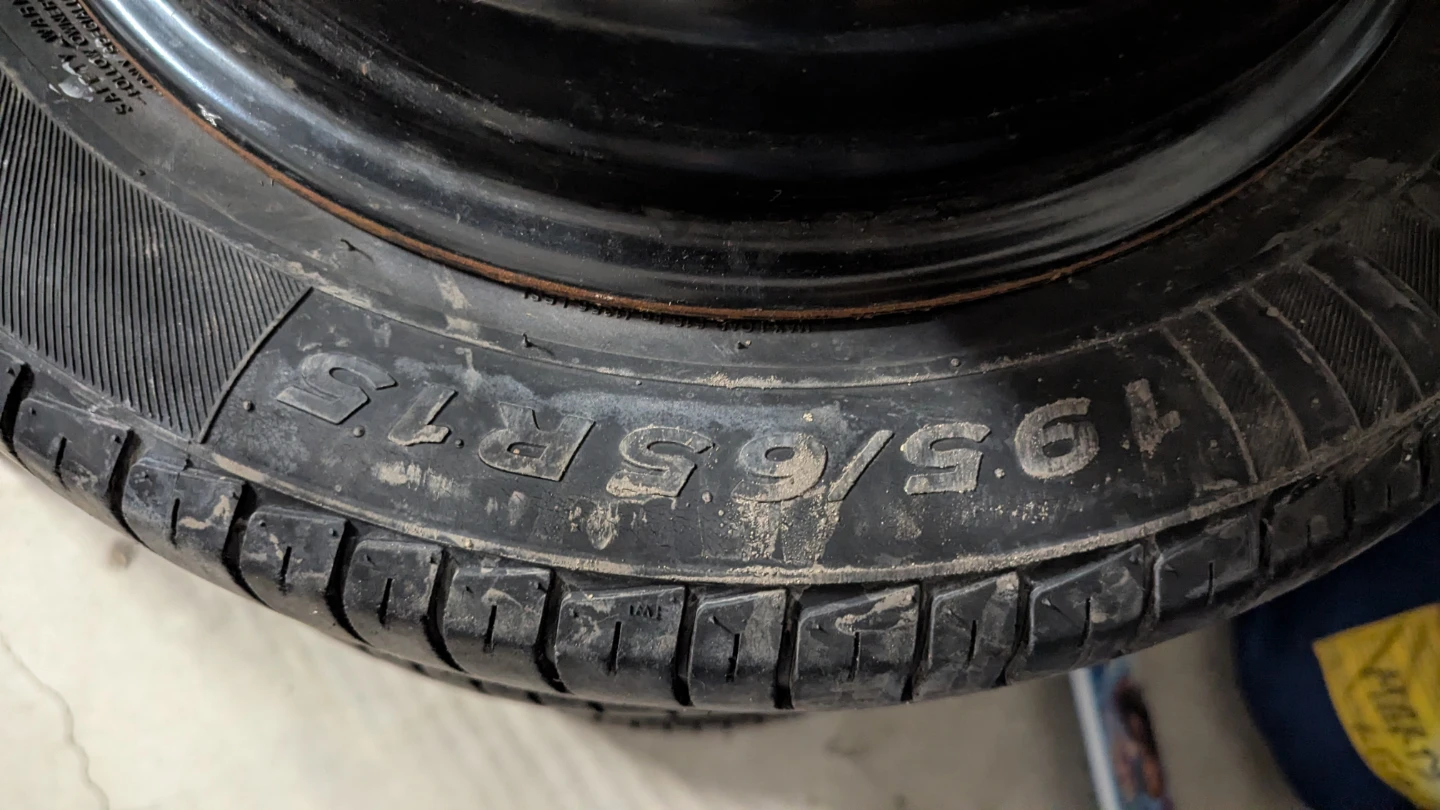 Set of 4 Tires and 2 Rims - photo 2