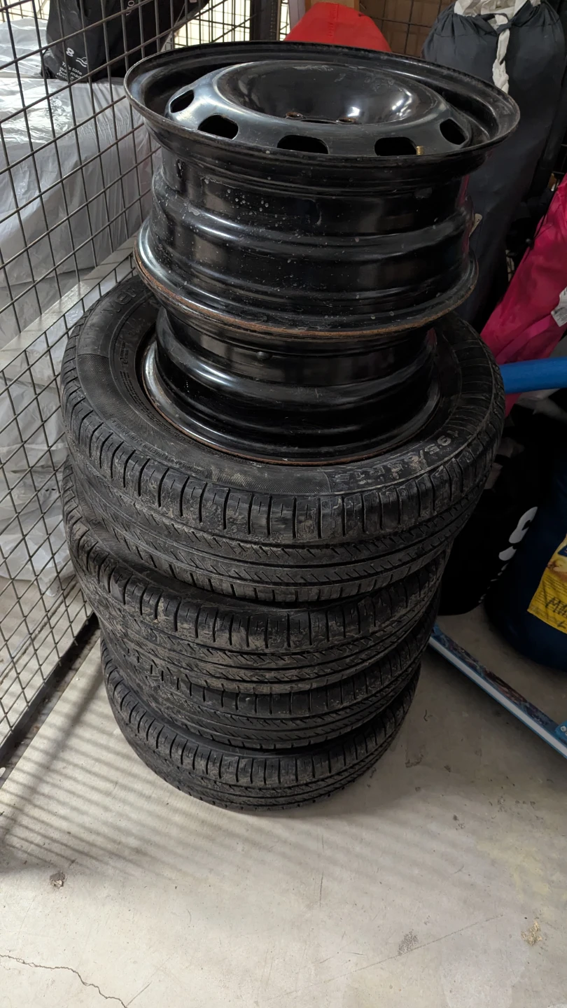 Set of 4 Tires and 2 Rims - photo 5