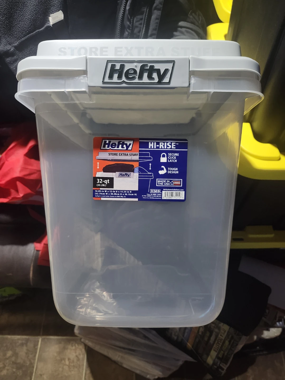 Hefty Hi-Rise 32-qt Storage Container