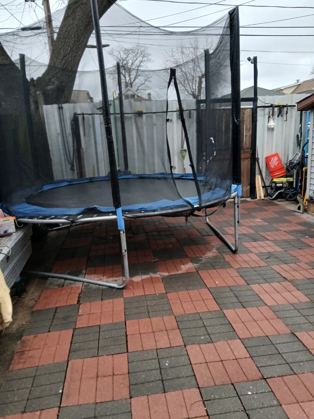 Trampoline with Safety Net