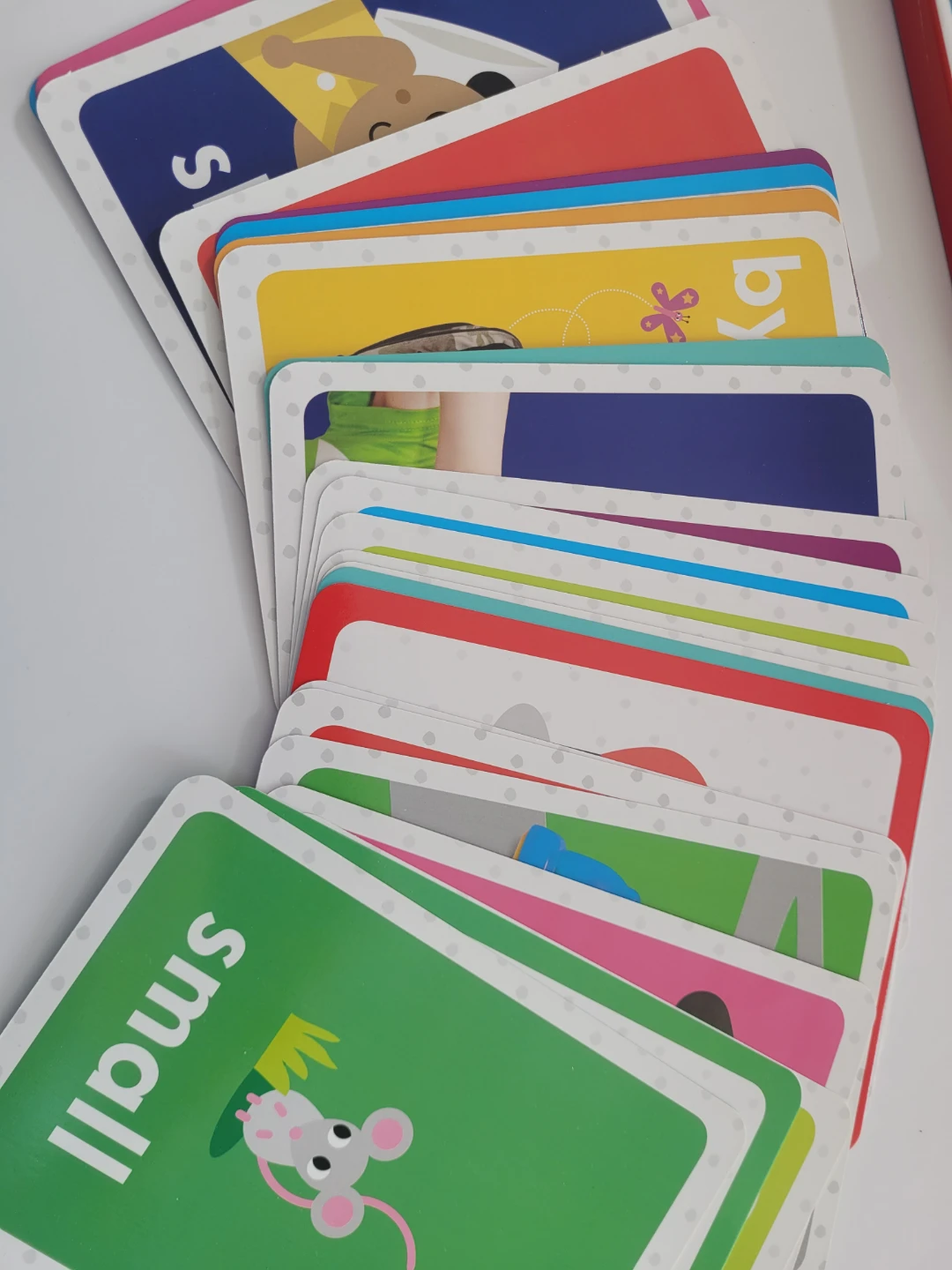 Scholastic 50 First Words Flashcards - photo 2