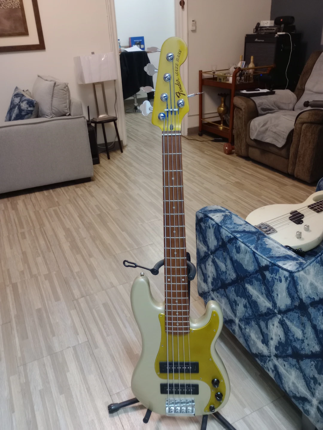 Fender  V - strings Jazz Bass Electric Guitar (OBO)