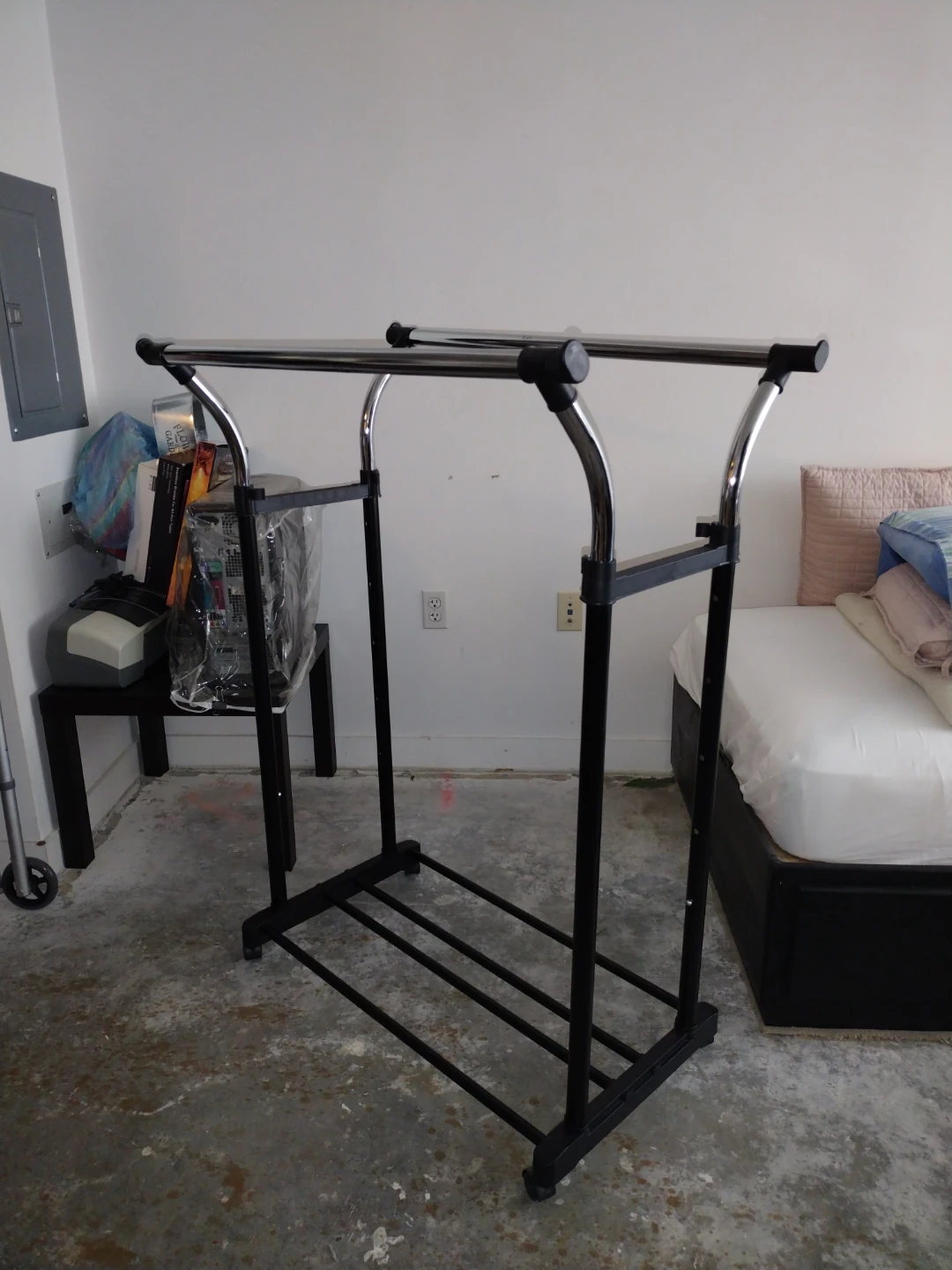 Adjustable Double Rail Garment Rack 🥕