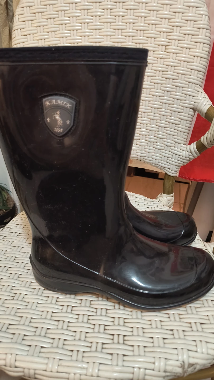 Kamik Black Rubber Rain Boots