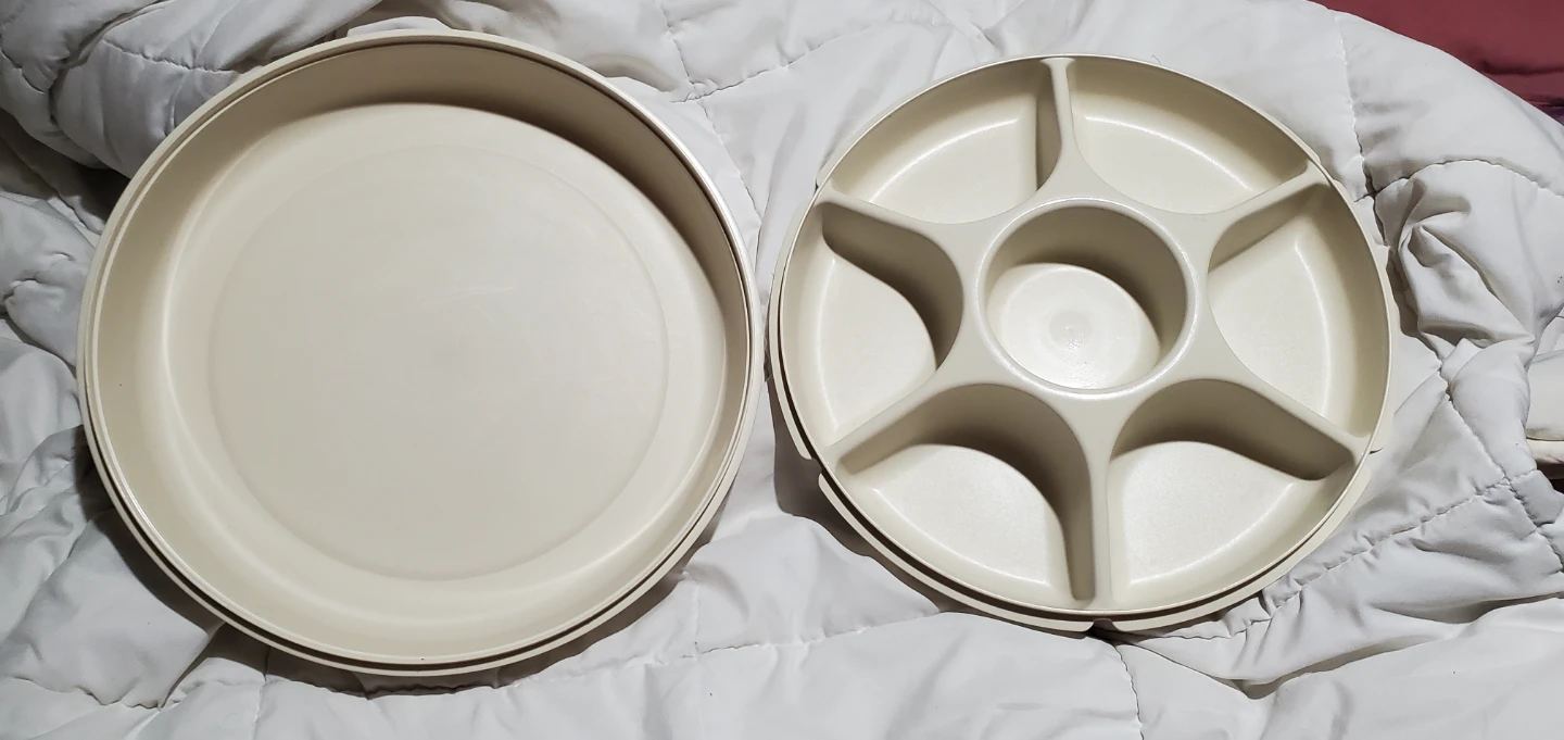 Tupperware Divided Serving Tray - photo 2