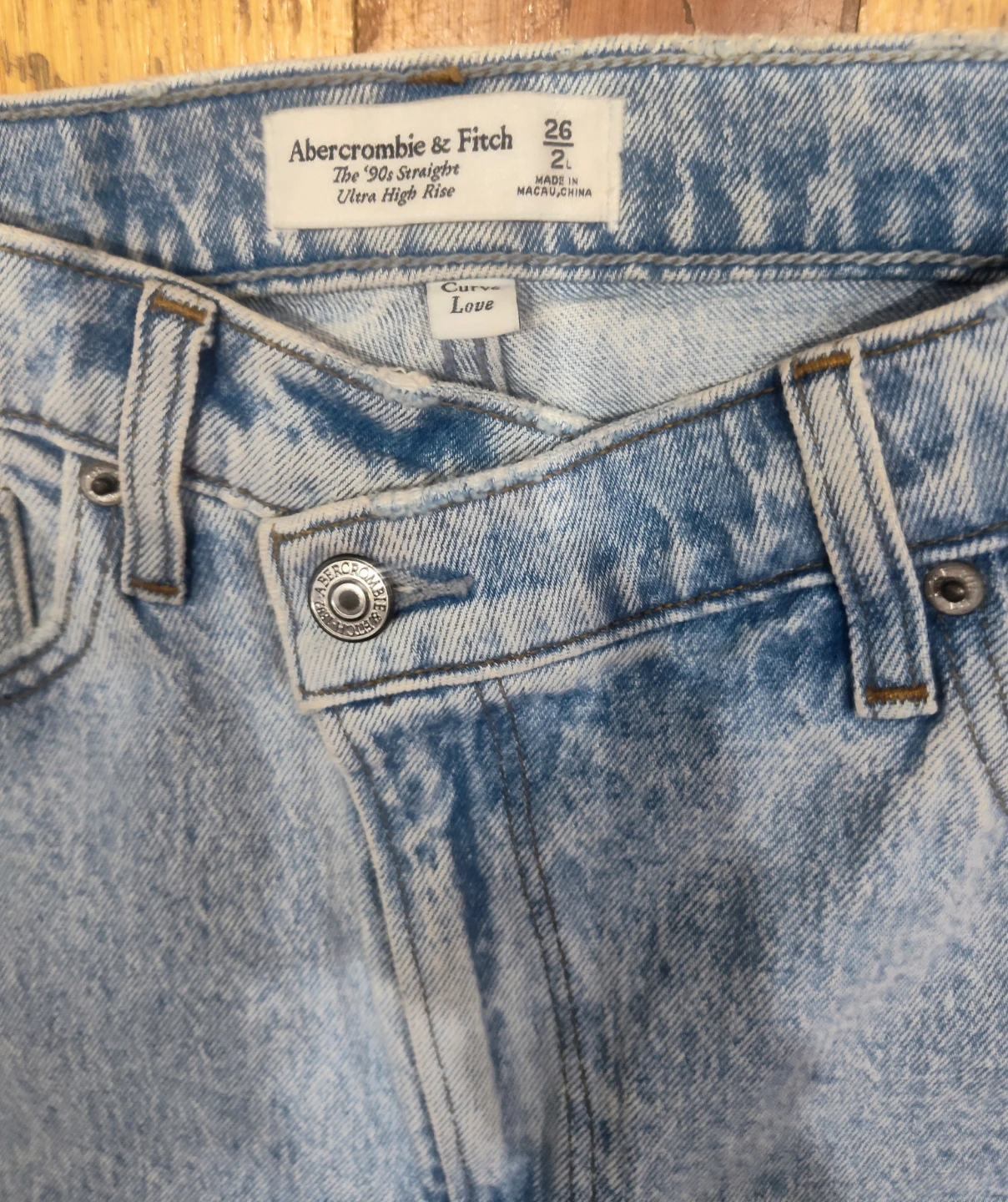 Abercrombie & Fitch The '90s Straight Ultra High Rise Jeans