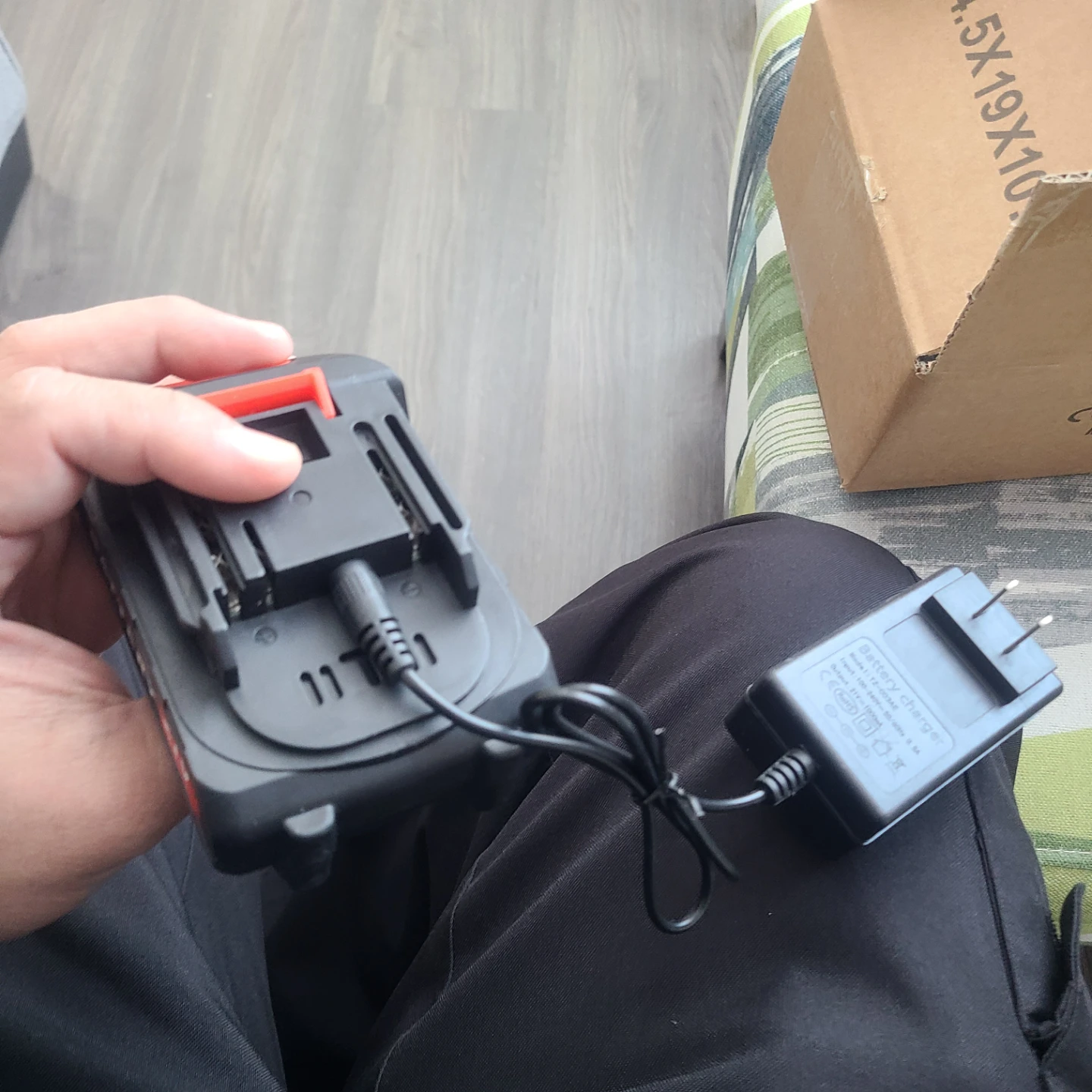 $35 Cordless Leaf Blower with 21V Lithium Battery - photo 5