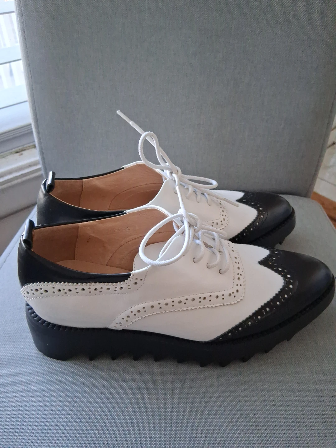 Viade Ciclemens Women's Black and White Wingtip Oxfords - photo 3