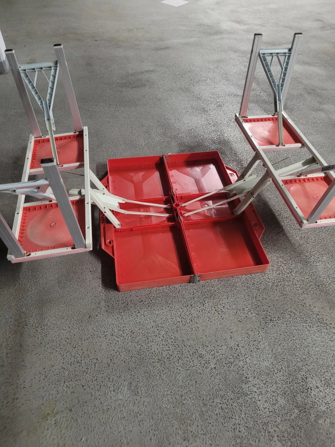 Folding Picnic Table with 4 Stools