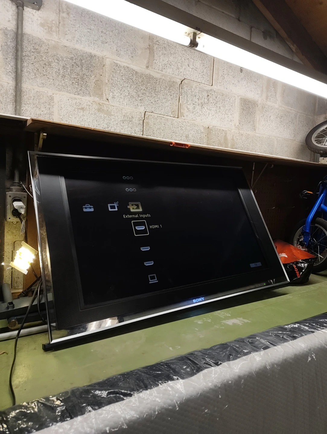 Sony Bravia KDL-40XBR4 - 40" Full HD - photo 2
