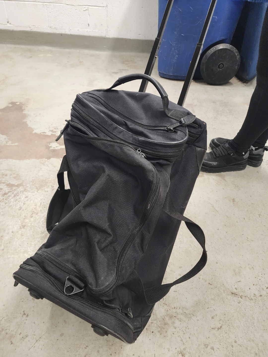 Black Rolling Duffel Bag with Telescoping Handle - photo 3