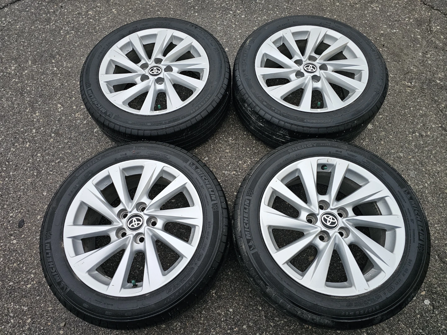 TOYOTA CAMRY O.E.M RIMS AND ALL SEASON TIRES 215/55 R17