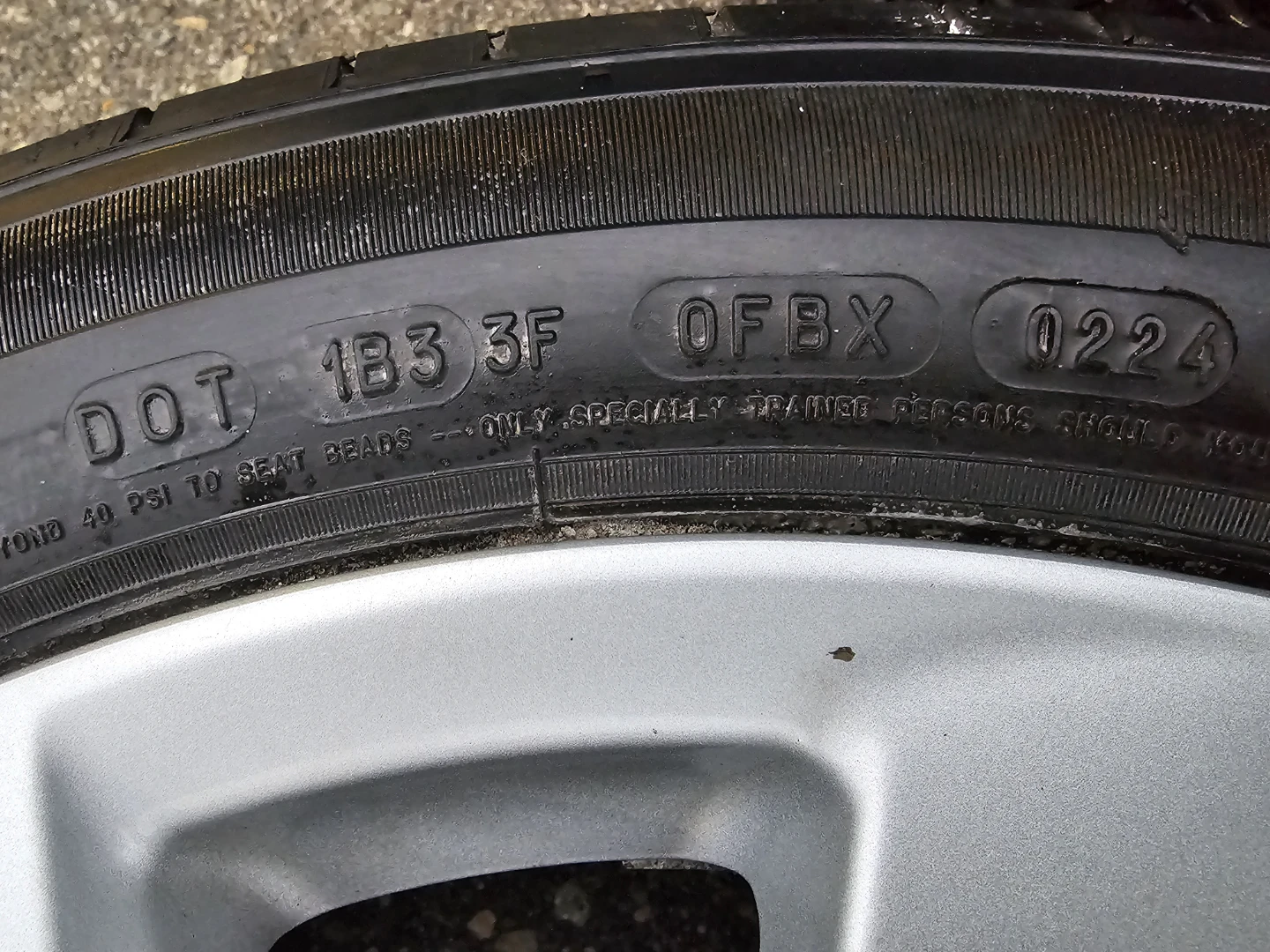 TOYOTA CAMRY O.E.M RIMS AND ALL SEASON TIRES 215/55 R17 - photo 4