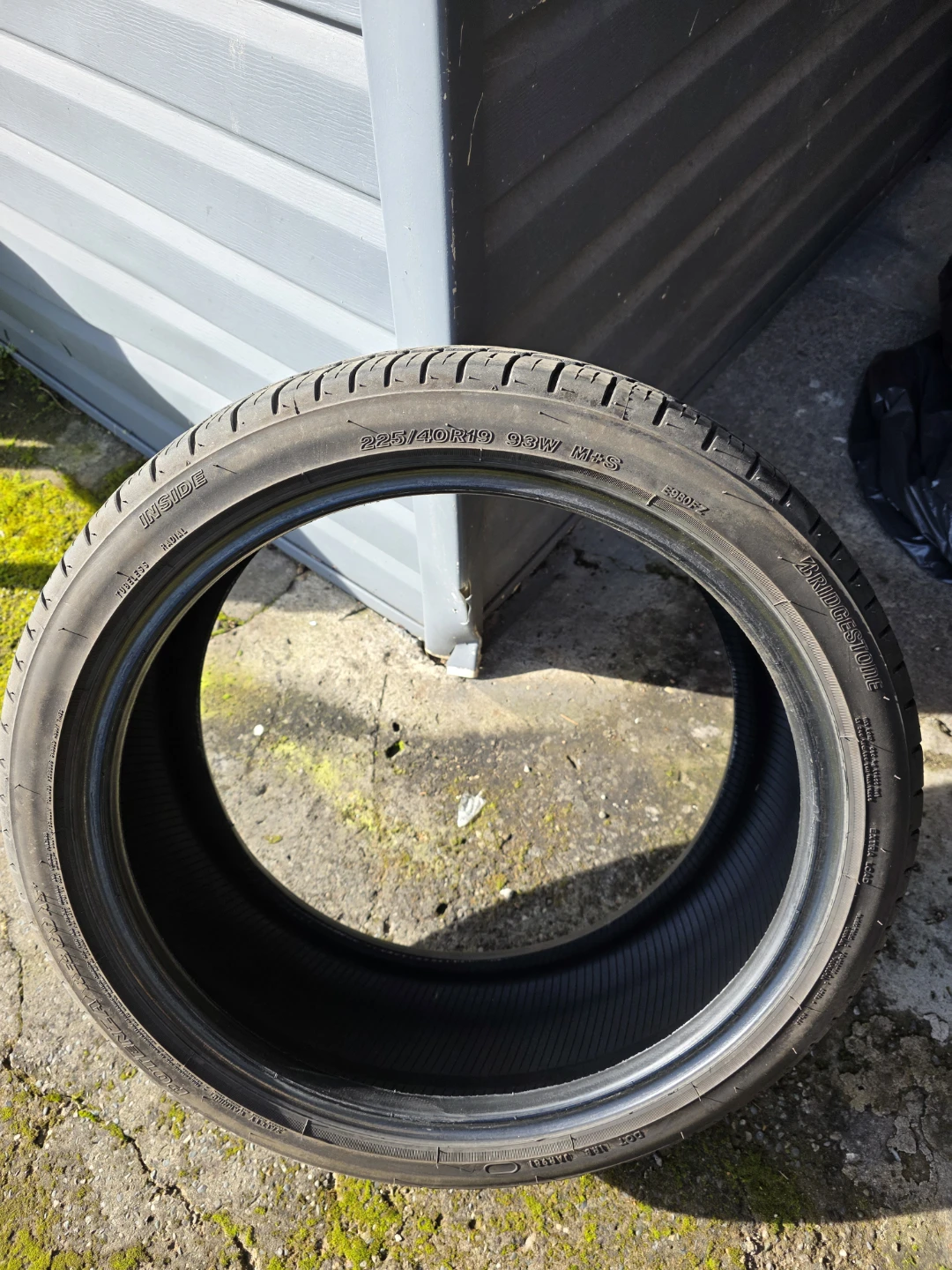 Bridgestone 225/40R19 93W Tires [3] - photo 4
