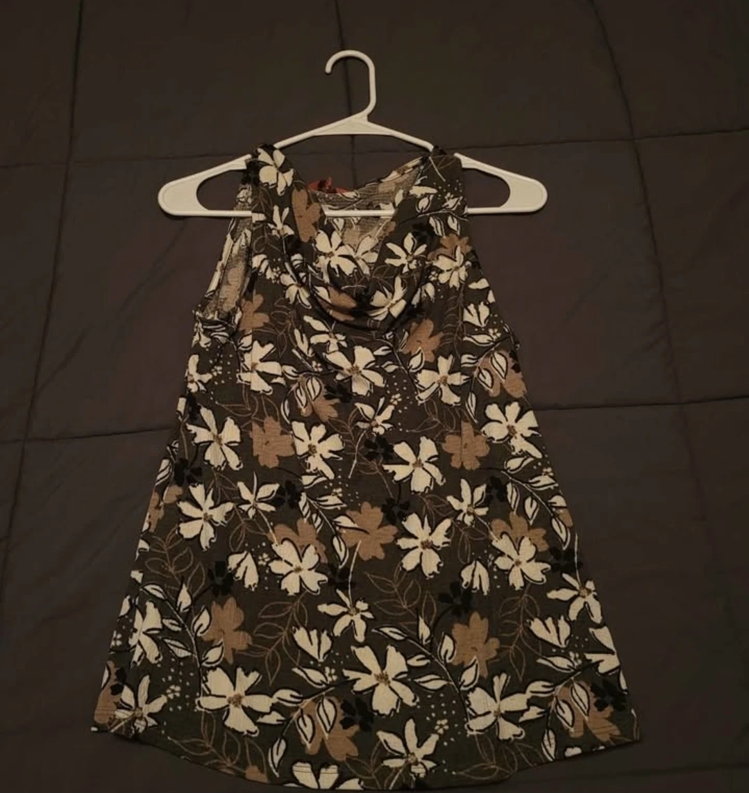 Iyla Women's Sleeveless Floral Top M/M