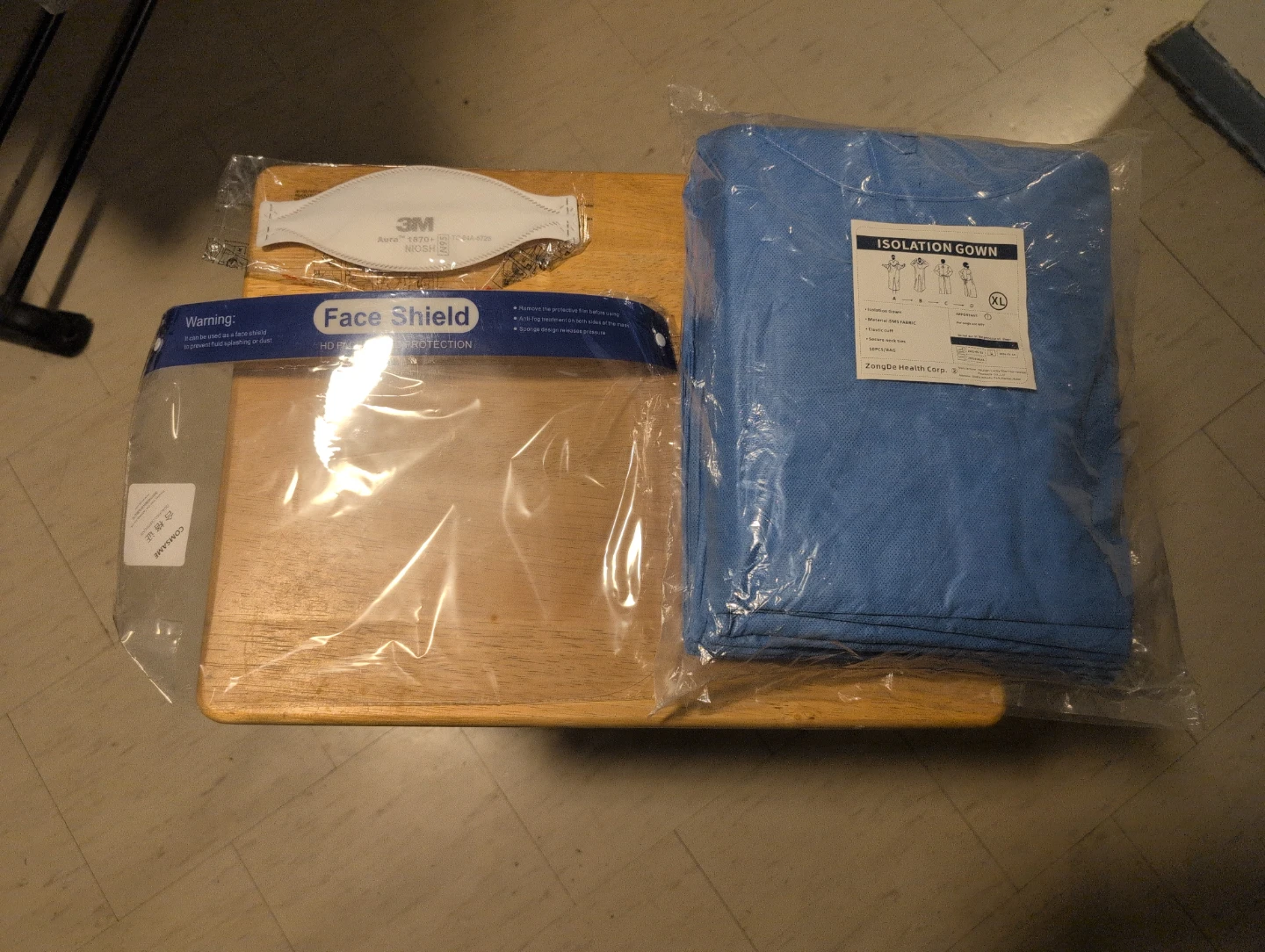 3M Aura N95 Mask, Face Shield & Isolation Gown XL