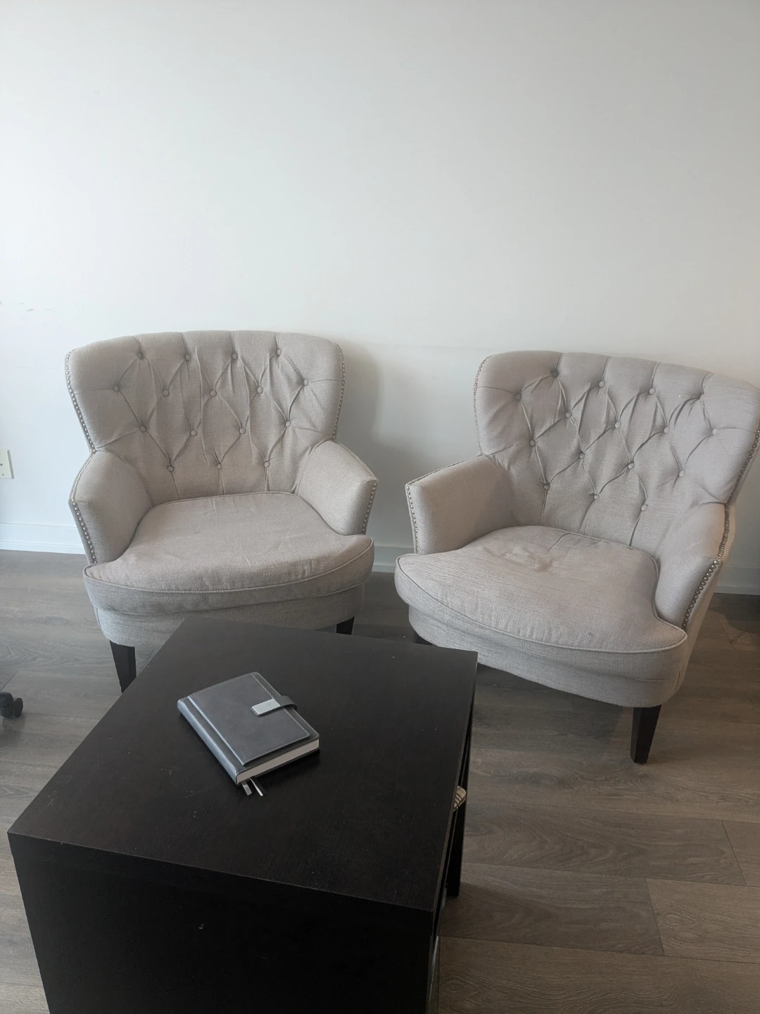 Moving Sale – Sofa Chair and Coffee Table (Good Condition)