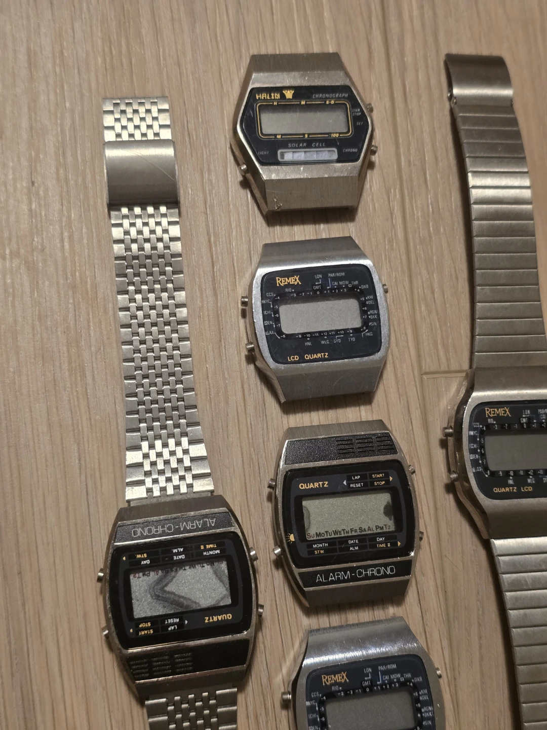 Lot of Vintage LCD watches for parts LOT #2 - photo 2