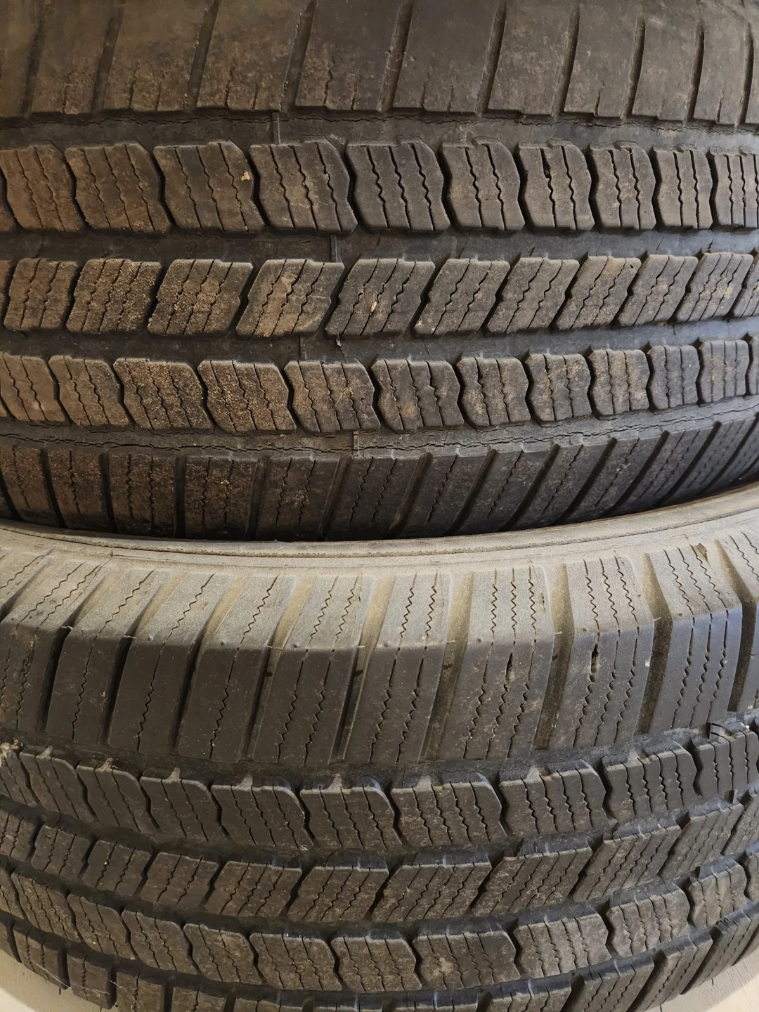 Michelin Defender LTX 265/70/R17  M/S Tires (4) - photo 4