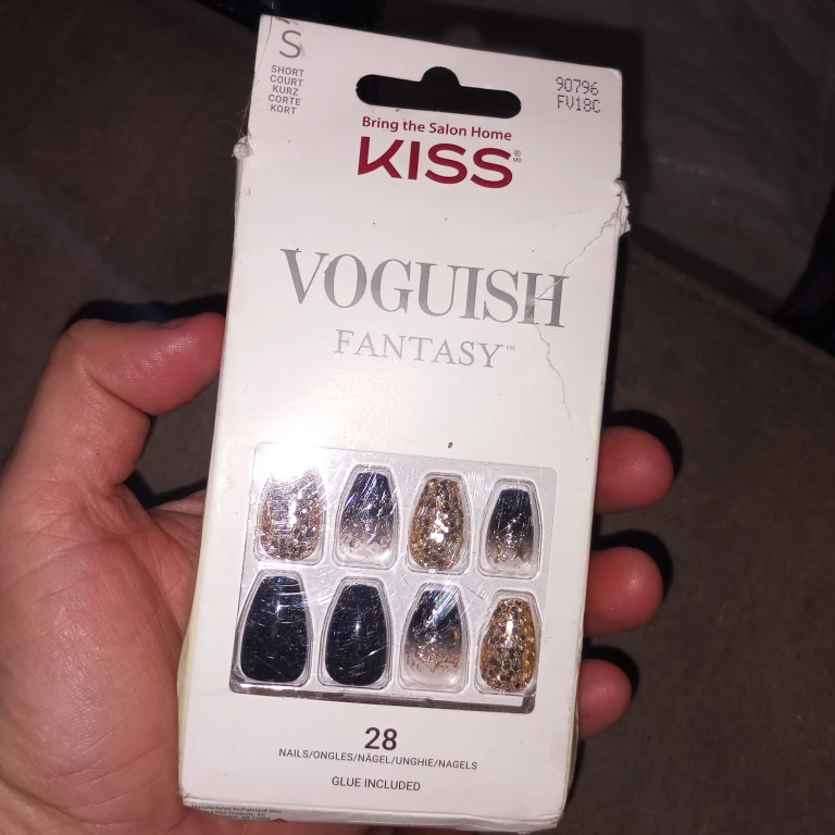 KISS Voguish Fantasy False Nails