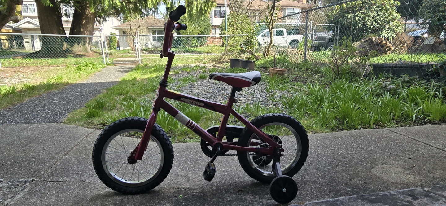 Red and black supercycle kids bike - photo 2