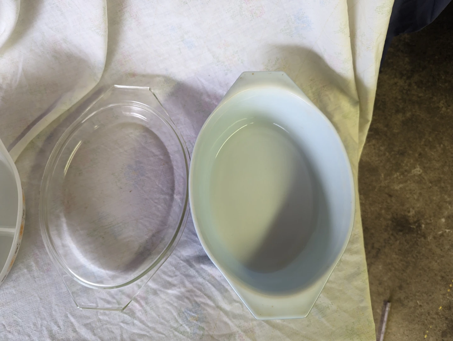 Pyrex Blue Snowflake Casserole Dish with Glass Lid - photo 4