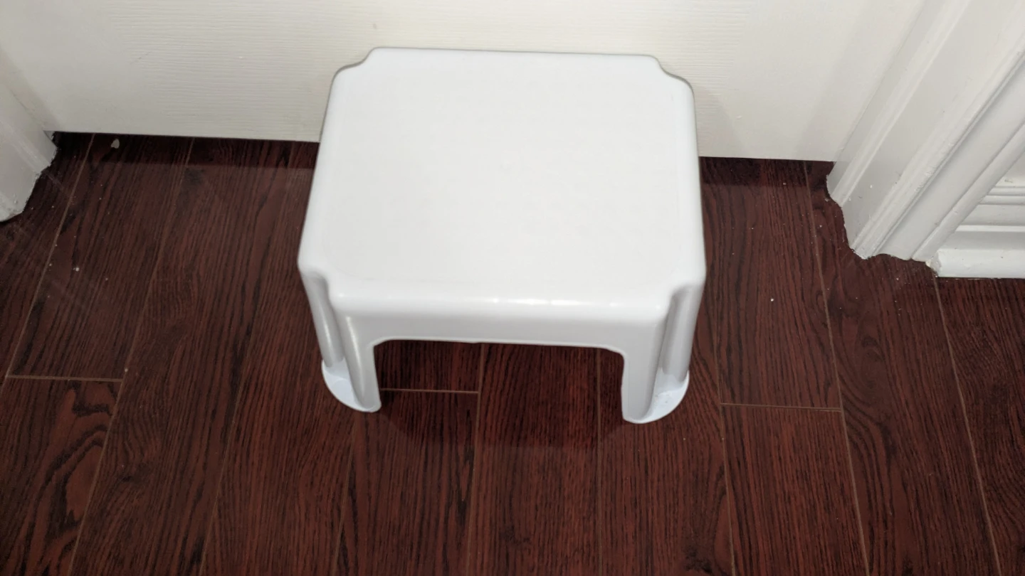 White Plastic Step Stool - photo 2