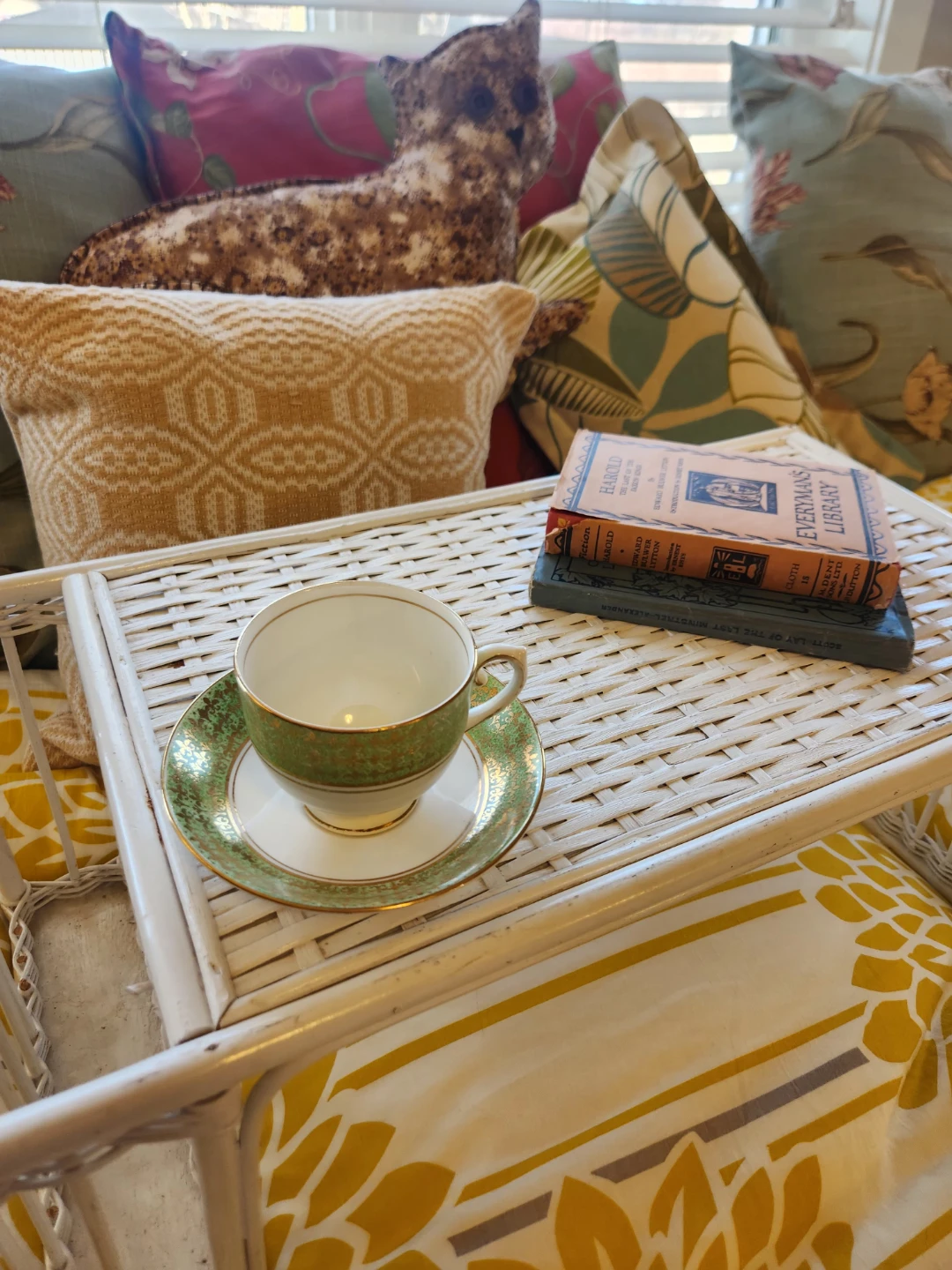 VINTAGE WICKER Bed Tray with Magazine Holder