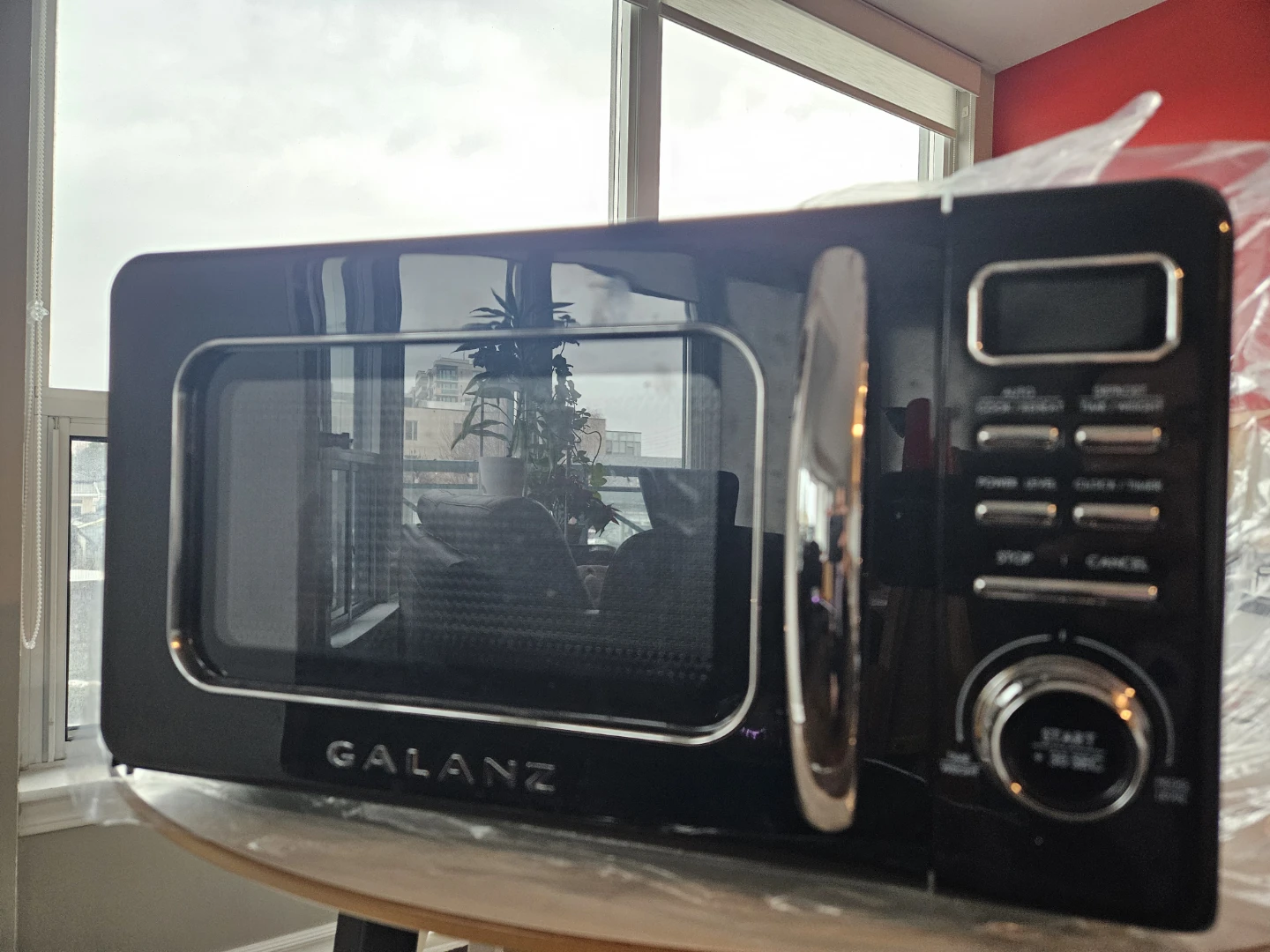Galanz Retro Microwave Oven - Vinyl Black - photo 2