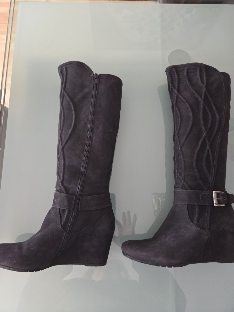 Black Wedge Boots with Buckle Detail - photo 2