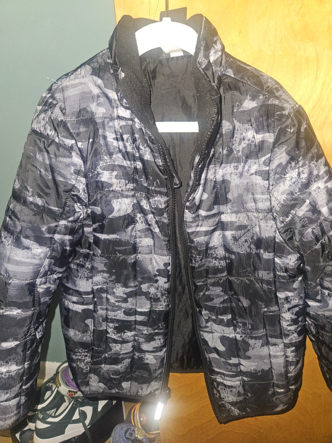 Eddie Bauer Kids Puffer Jacket Size XS (5/6)
