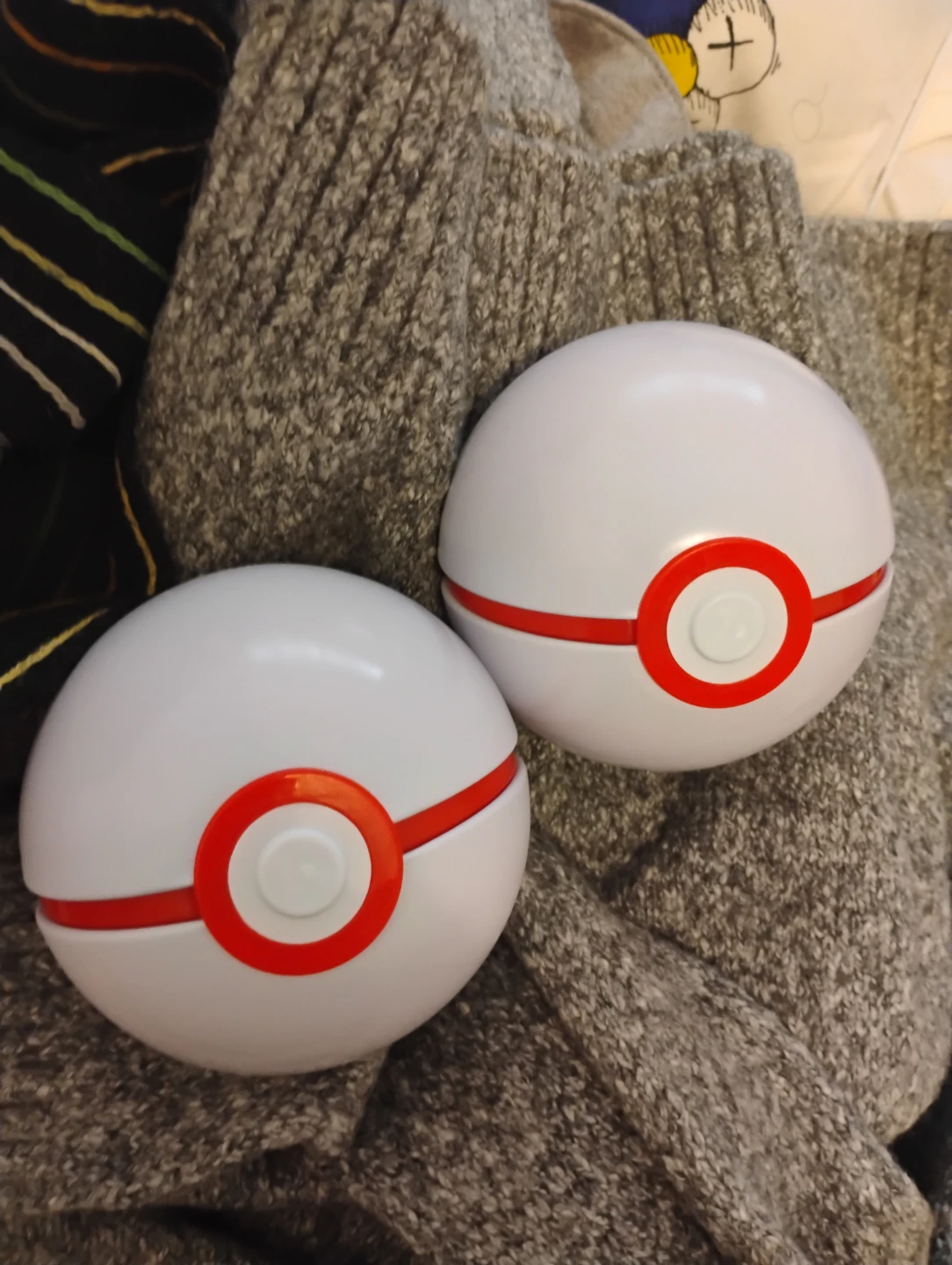 2x Pokémon Poké Ball tin