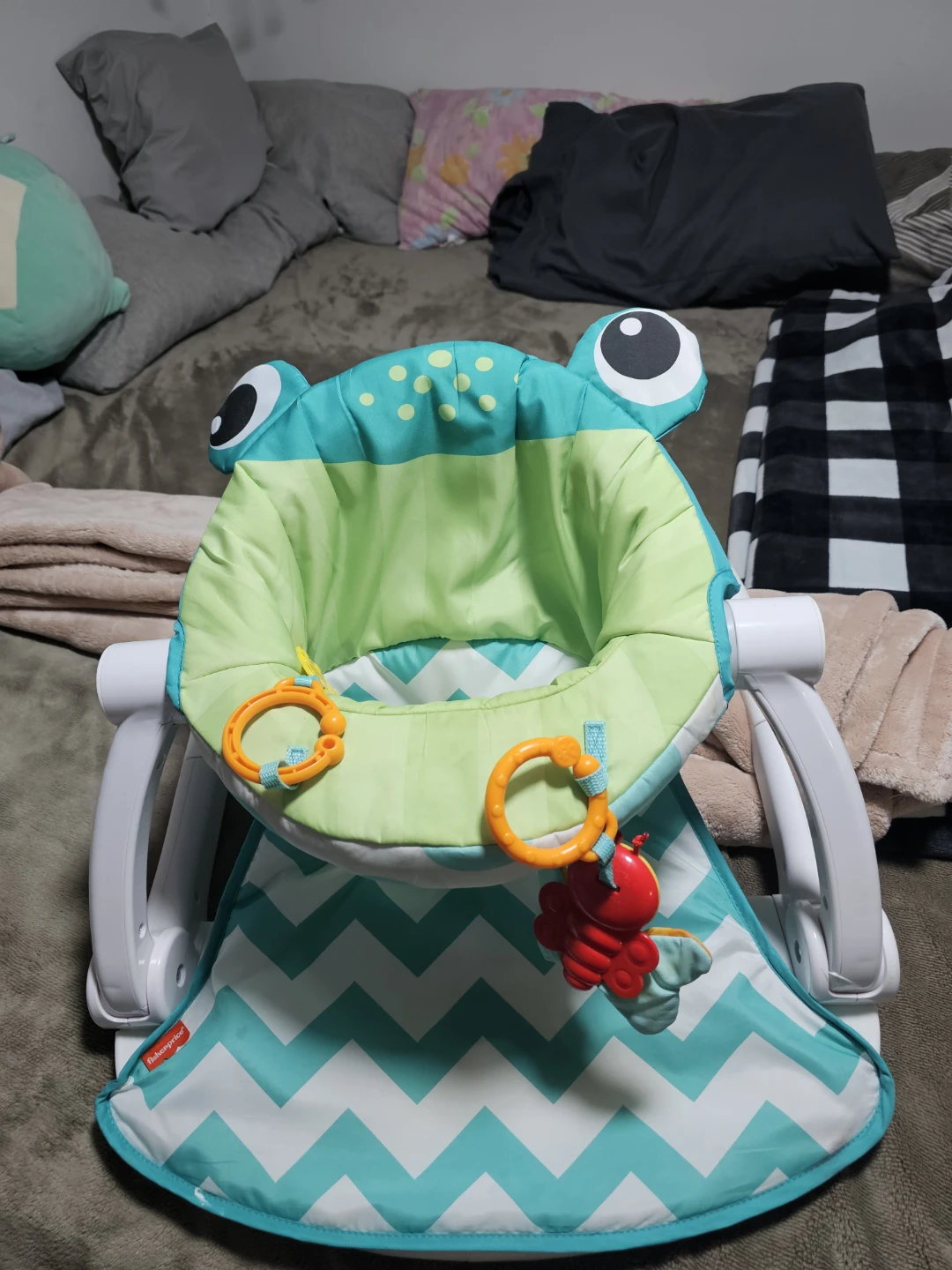 Fisher-Price Frog Baby Jumper - photo 2