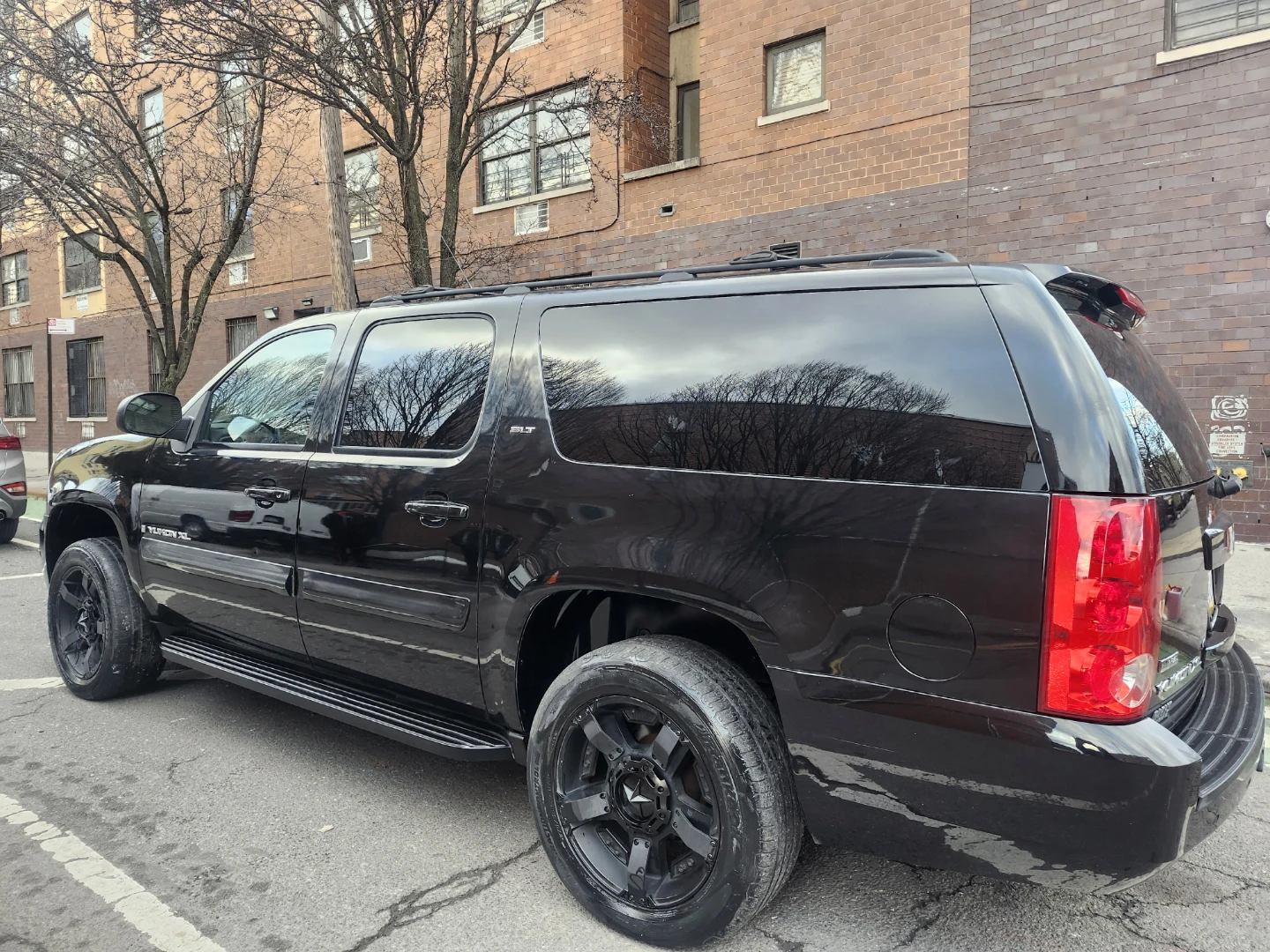 2008 GMC YUKON XL - photo 4